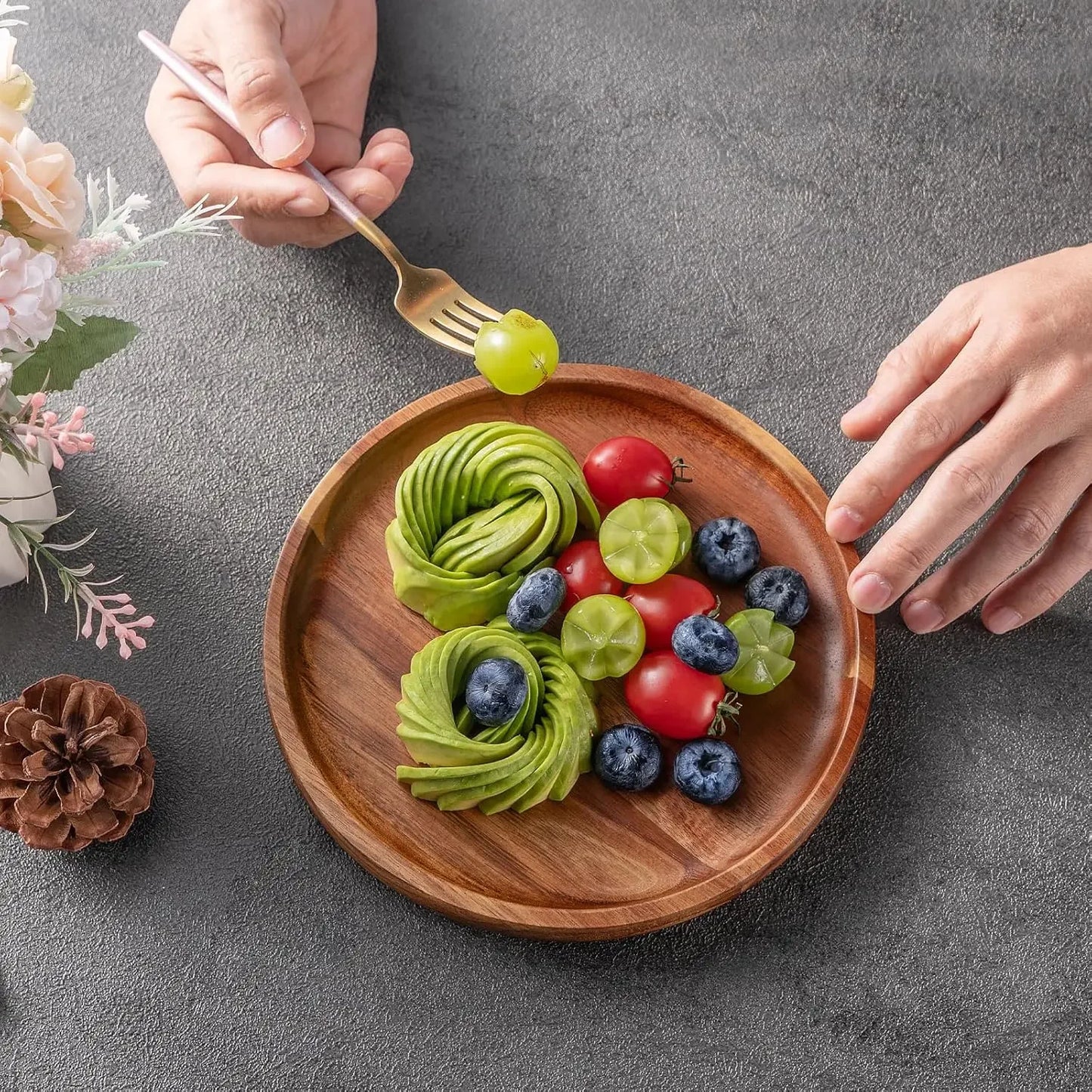 Wood Dinner Plates 5.9 Inch Round Wooden Plates Lightweight Classic Plate Handmade Serving Tray for Dishes Snack Food Gift